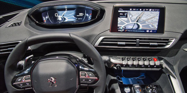 Peugeot zeigt neues Hightech-Cockpit