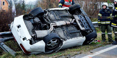 Crash mit Papas Porsche: 3 Verletzte