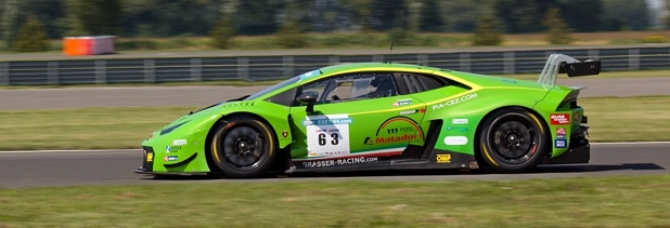 Neongrüner Rennwagen.