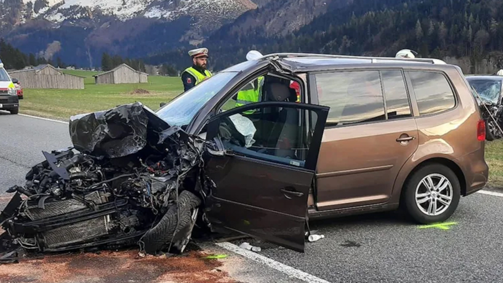 79-Jährige Nach Frontal-Crash In Klinik Verstorben - Oe24.at