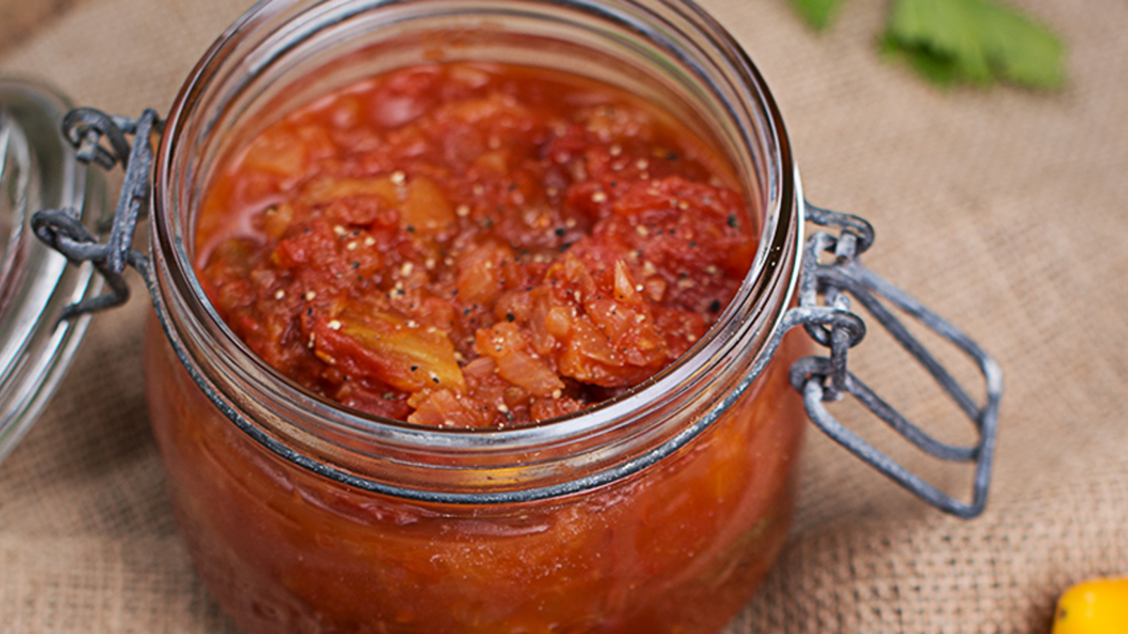 Fruchtiges Apfel Tomaten Chutney