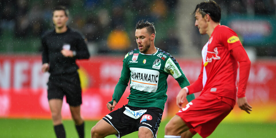 'Bullen' mühen sich zu Sieg in Ried