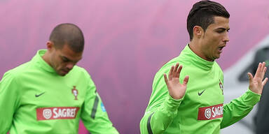 Real: Pepe 'grätscht' Ronaldo um