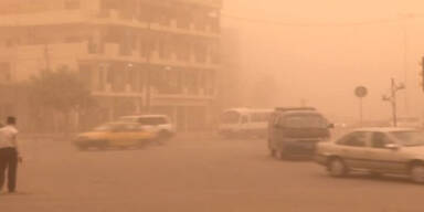 Heftiger Sandsturm zieht über Bagdad