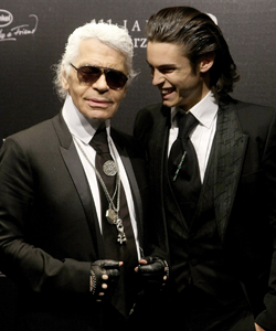 Seinen Entdecker Karl Lagerfeld und Baptiste Giabiconi verstehen sich prächtig