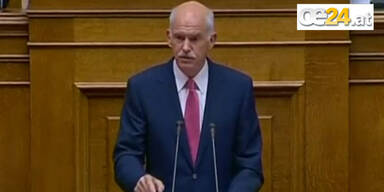 Griechen-Premier Papandreou  bleibt
