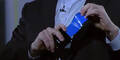 Samsung zeigt biegsames Smartphone