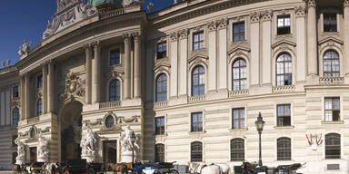 Spanische Hofreitschule und Hofburg in Wien