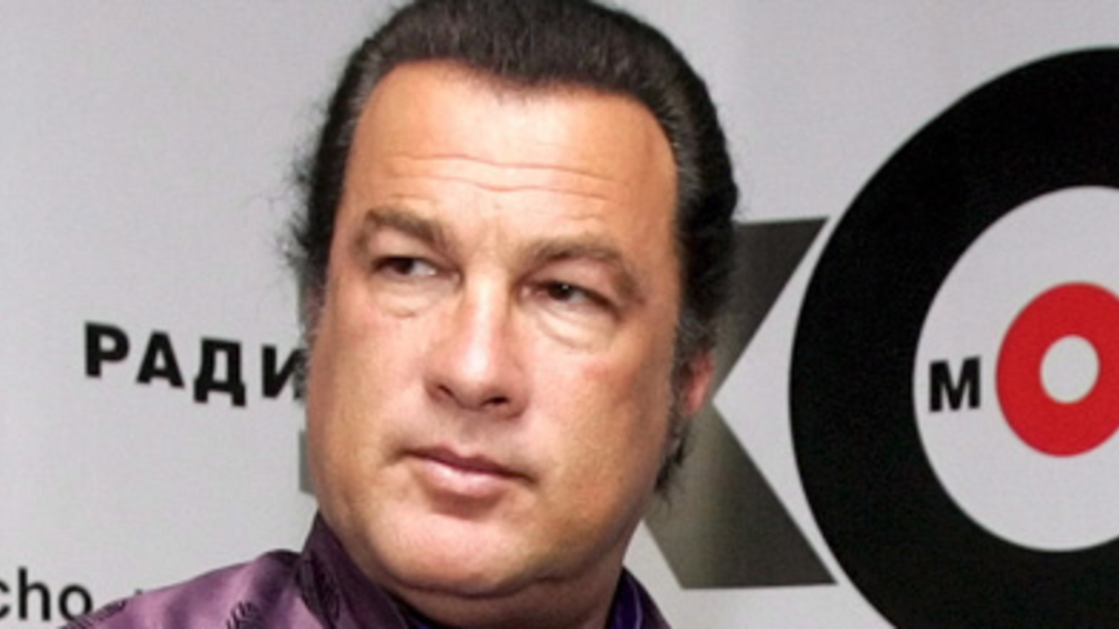 Hielt Steven Seagal Sich Sex Sklavinnen Oe24at