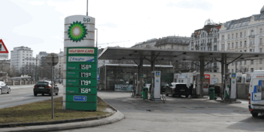 Spritpreise steigen weiter: Knapp 1,60 Euro je Liter Super und Diesel