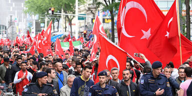 Entsetzen über türkische Kampfparolen bei Demos