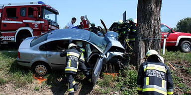 Crash bei Tulln: Pkw-Lenkerin schwer verletzt