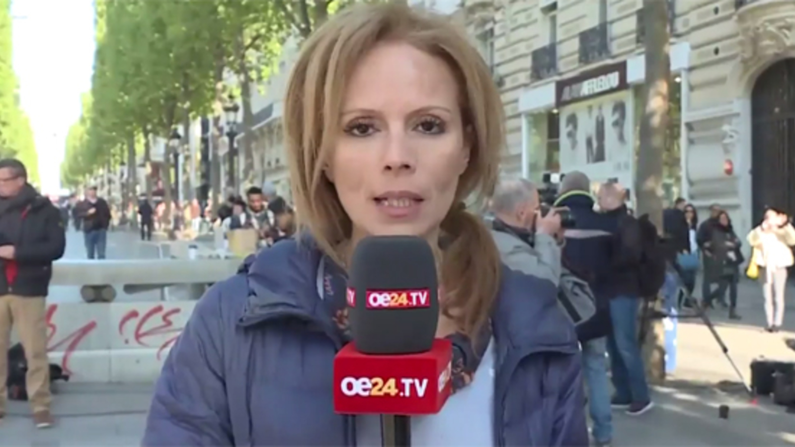 Isabelle Daniel twittert live aus Paris