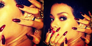 Rihanna lackiert Nägel mit Rubinen