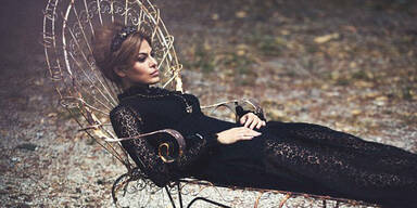 Eva Mendes als glamouröse Gothic-Queen