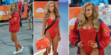 Carmen Electra zurück im Baywatch-Outfit