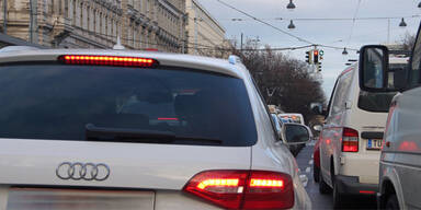 Mega-Stau nach Unfall in Wien