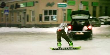 Snowboarden auf den Strassen Wiens