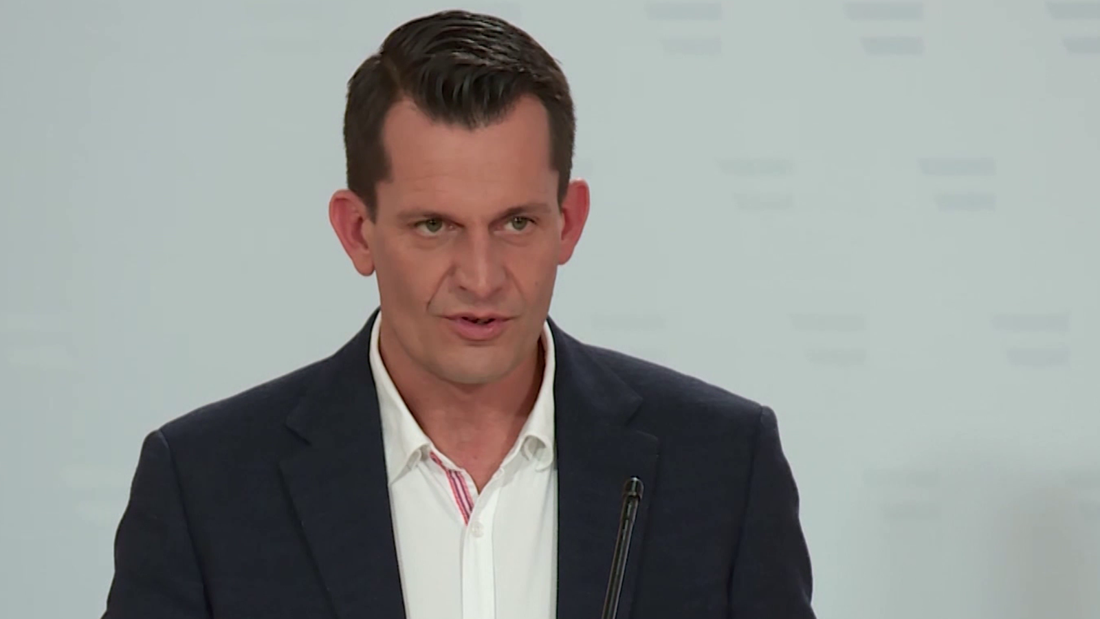 Wolfgang Mückstein GruppenpraxisPionier soll Pandemie managen oe24.at