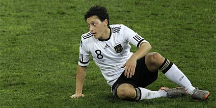 özil