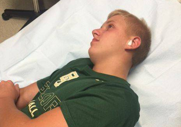 Teen zieht 10 cm- Tausendfüßer aus Ohr