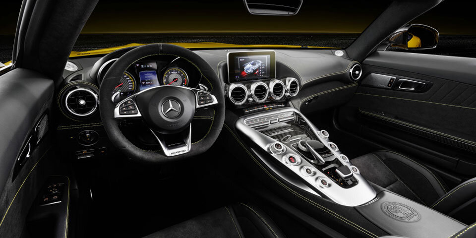 AMG greift mit dem GT S Roadster an