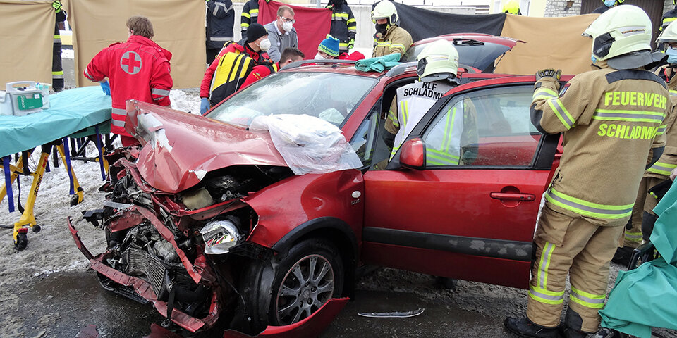 Mehrere Verletzte nach Frontalcrash in der Steiermark