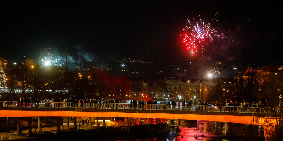 Silvesterabend: Tausende feierten am Stephansplatz