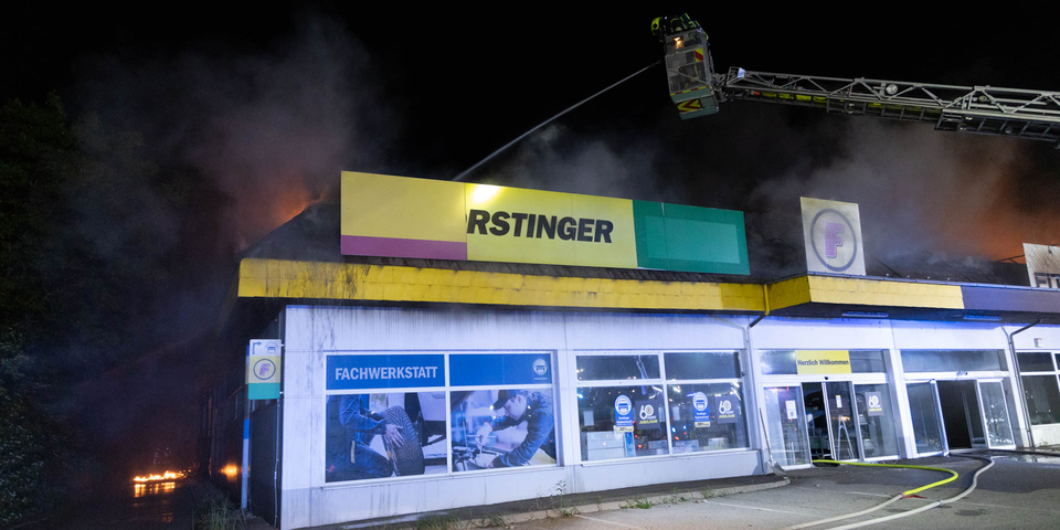 Pkw-Lenker crasht in Gebäude – 60-Jähriger tot