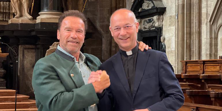 Schwarzenegger als Organist im Wiener Stephansdom