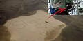 Tochter schreibt Astronauten Nachricht in den Sand