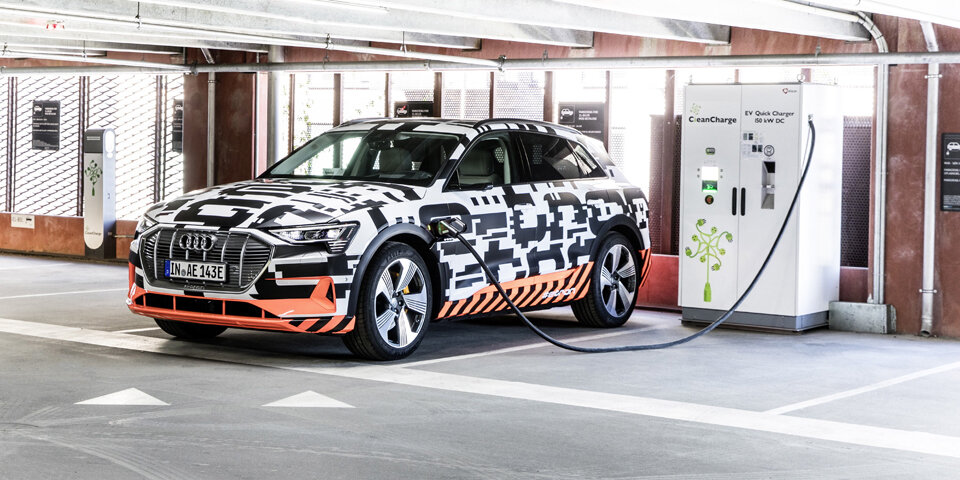 Audi zeigt das Cockpit seines Elektro-SUVs