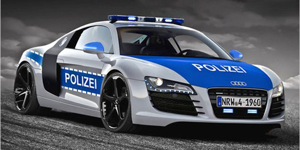 Luxus-Bulli und Polizei R8 von Cupa-Design