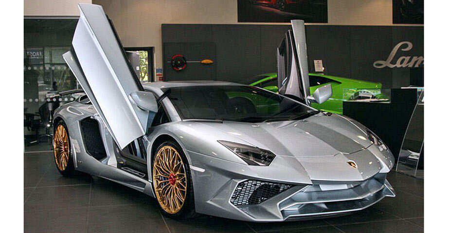 Letzter Aventador SV setzt auf Porsche-Lack
