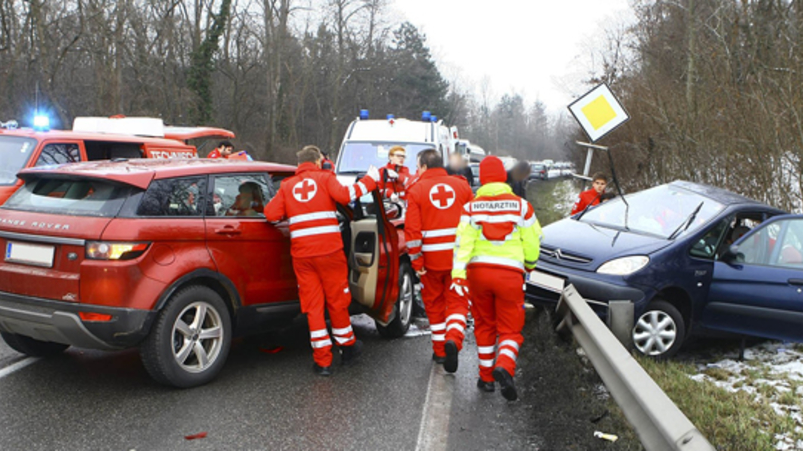 Zwei Tote Nach Frontalcrash Auf B37 - Oe24.at