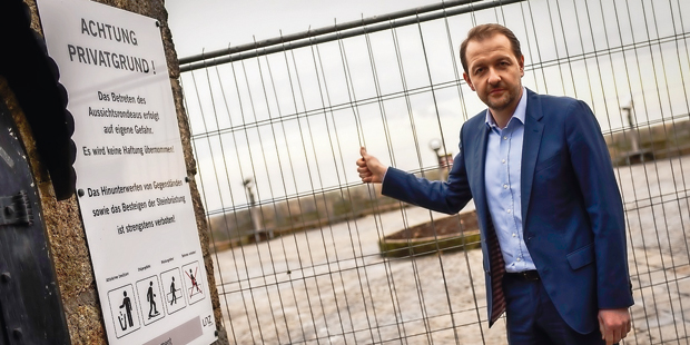Hartlauer im Clinch mit Linz