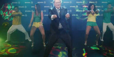 Blatter-Double tanzt wilden Samba