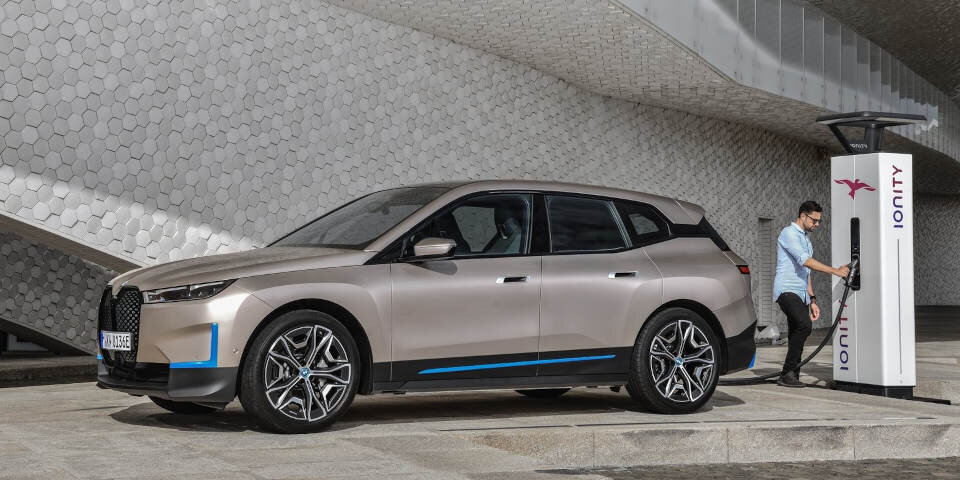 BMW bringt Elektro-SUV iX mit 600 km Reichweite