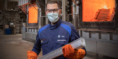 BMW lässt Aluminium mit Wüstensonne schmelzen