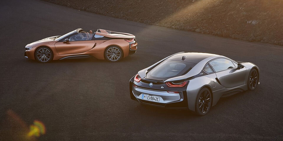 BMW i8 Roadster und Facelift fürs Coupé