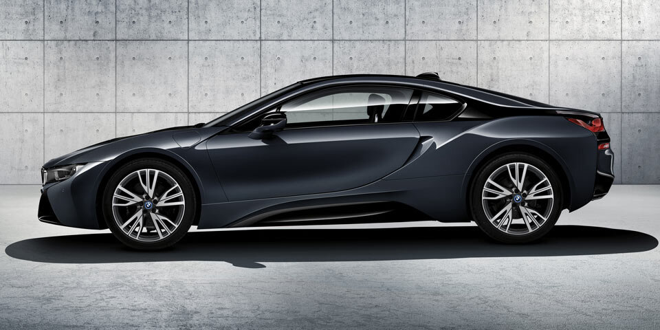 BMW greift mit besonderem i8 an