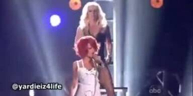 Rihanna & Britney lasziv bei Billboards