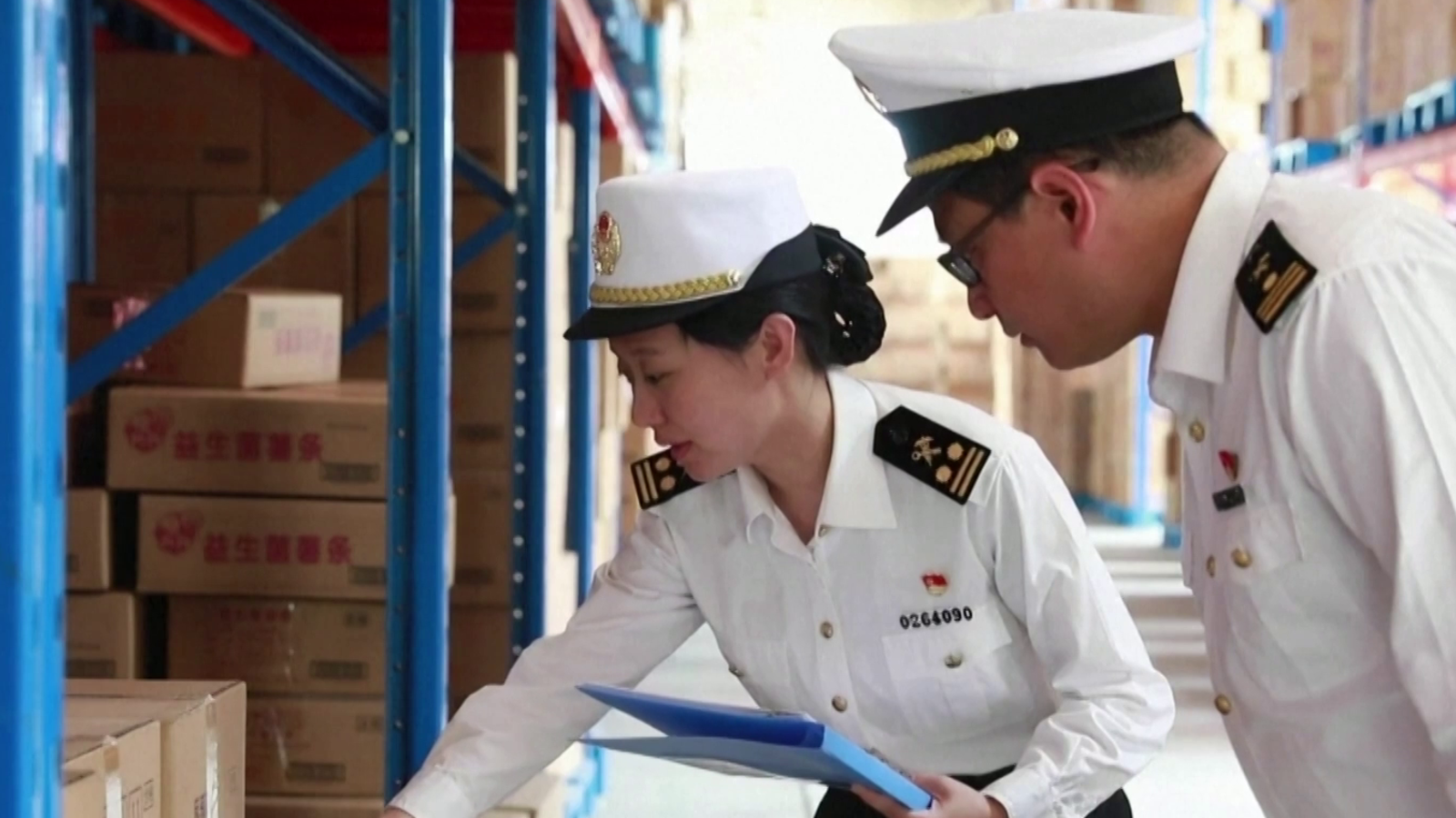 China: Exporte wachsen langsamer - Importe sinken deutlich - oe24.at