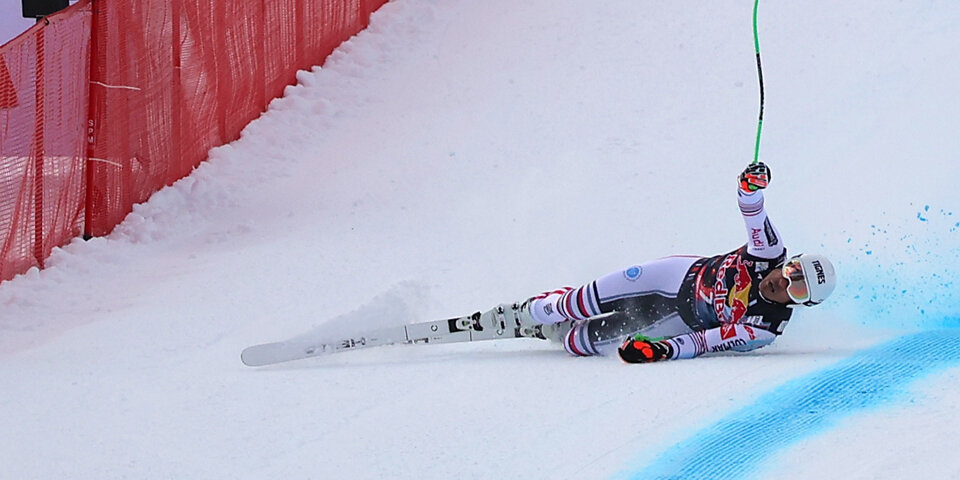 Clarey als erstes Crash-Opfer