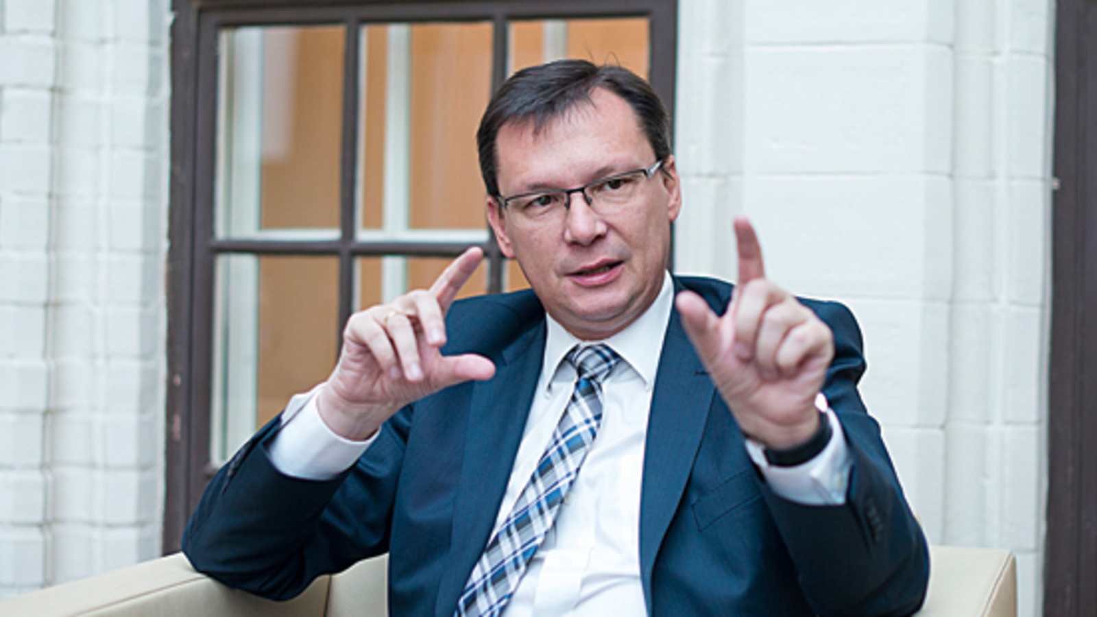 Norbert Darabos setzt sich für Kinder in Krisen ein