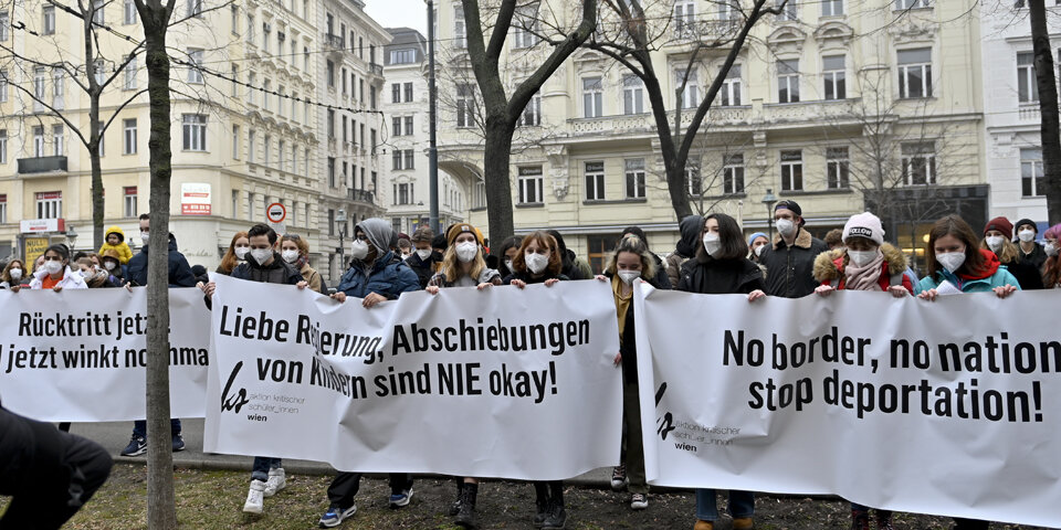 400 Schüler bei Anti-Abschiebe-Demo in Wien