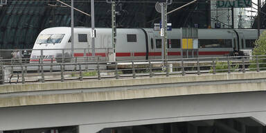 Siemens verbessert Handy-Empfang im Zug