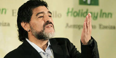 Maradona will Aston Villa trainieren