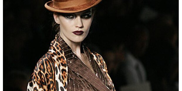 John Galliano setzt auf scharfe Tigerprints