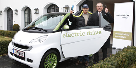 Niki Lauda setzt auf den Elektro-Smart